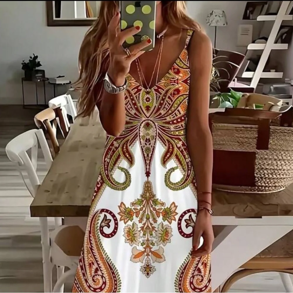 Spring Boho • Elegant Paisley Maxi Dress - Picture 6 of 6